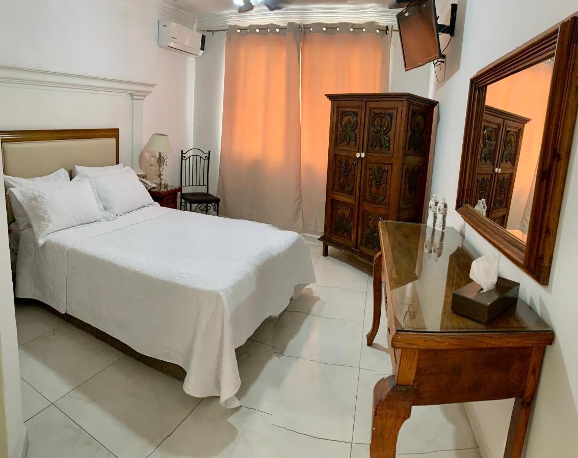 Hotel Inn Galerias Aguascalientes Esterno foto