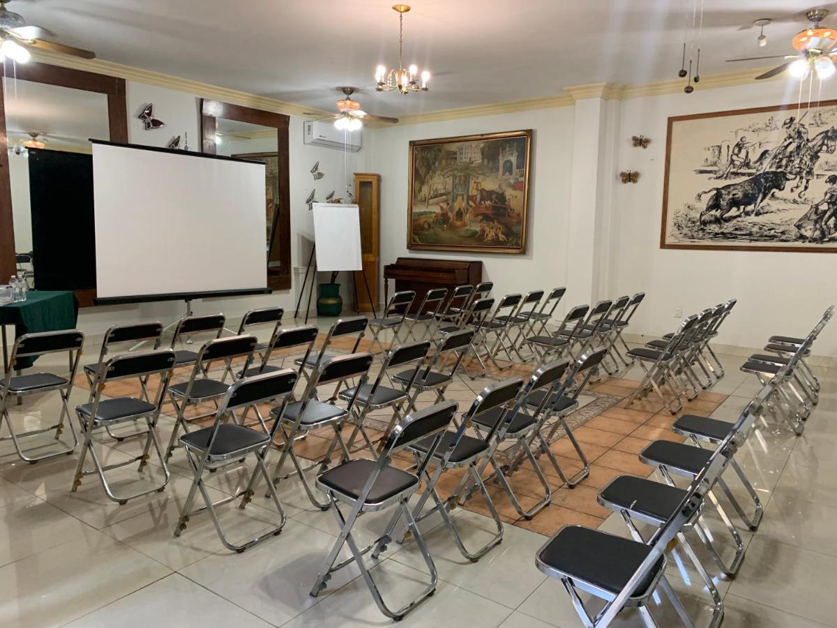 Hotel Inn Galerias Aguascalientes Esterno foto