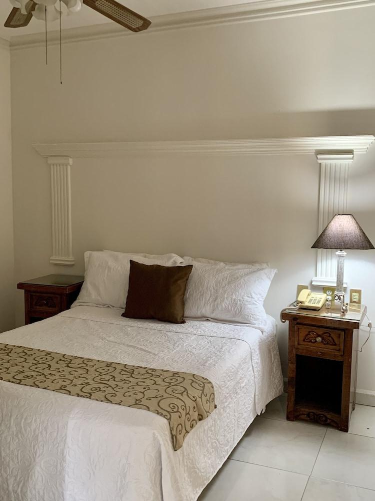 Hotel Inn Galerias Aguascalientes Esterno foto