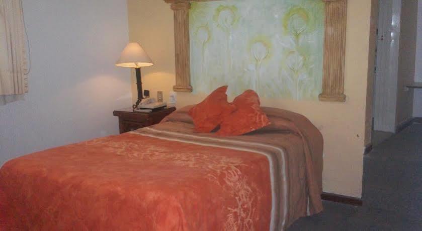 Hotel Inn Galerias Aguascalientes Esterno foto